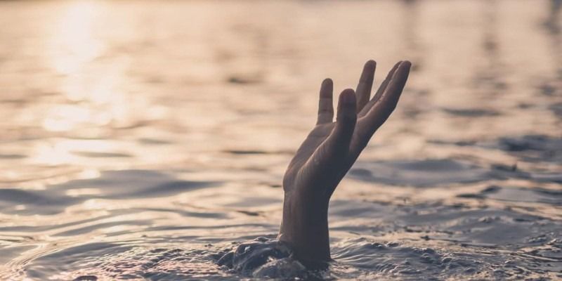 Giải mã ý nghĩa mơ thấy người chết tốt hay xấu 5 Mo-thay-nguoi-chet-duoi